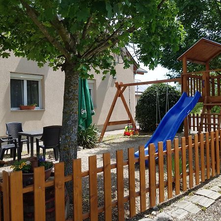 Отель Borostyankert Etterem & Vendeghaz Sitke Экстерьер фото